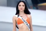 Hương Giang căng thẳng trình diễn áo tắm tại Miss Universe, fan Việt lo lắng 0