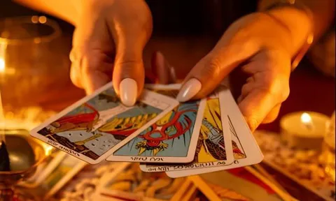 Bốc đại 1 lá Tarot: Hé lộ điều bất ngờ đang âm thầm kéo đến với bạn