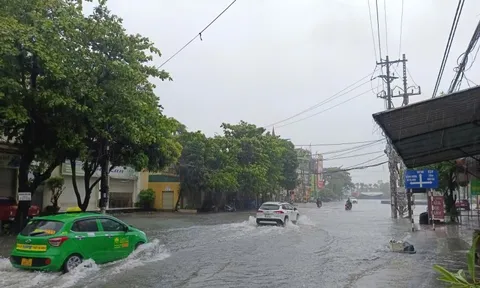 Hỏa tốc yêu cầu người dân không ra đường, cấm đường tạm thời để ứng phó bão số 5