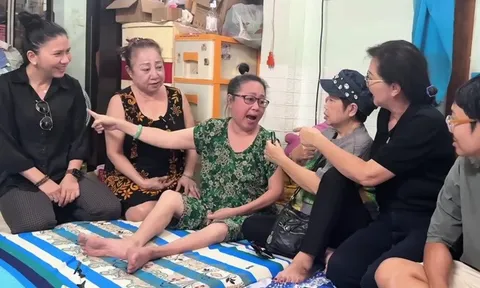 Nữ nghệ sĩ đang đi hát thì tai biến mất trí nhớ: Nằm liệt 13 năm, mẹ mất không biết