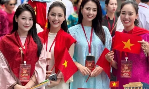 Ngắm dàn mỹ nhân VTV mặc áo dài rực rỡ, dậy từ 5 giờ sáng vẫn xinh như hoa tham dự buổi hợp luyện mừng Quốc khánh