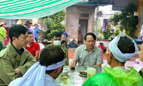 Hai bà cháu bị điện giật tử vong trong mưa bão số 5