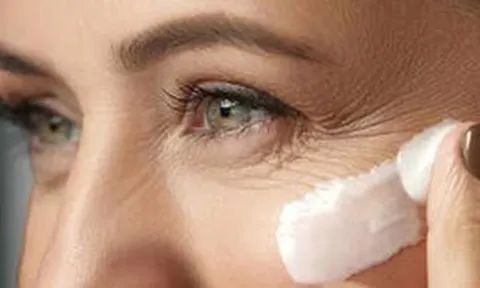 5 thói quen hàng ngày có thể khiến bạn già đi nhanh hơn