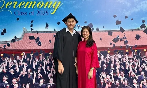 Con trai Phước Sang vừa tốt nghiệp cấp 3, cao 1,9m, ngoại hình điển trai khiến dân tình rần rần