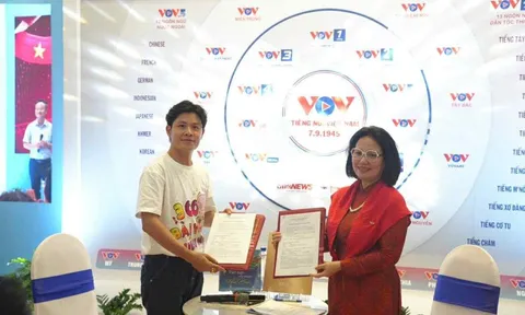 Nhạc sĩ Nguyễn Văn Chung trao tặng bản quyền 300 ca khúc thiếu nhi