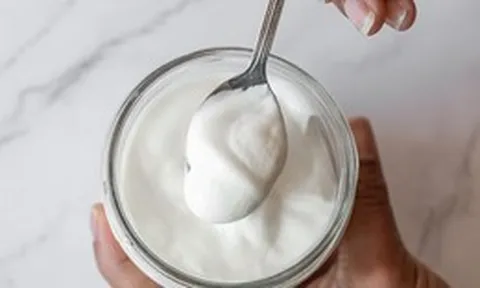 Nên ăn sữa chua trước hay sau bữa chính để hỗ trợ giảm cân?