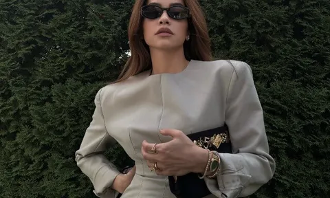 Về quê chồng ăn cưới, Hồ Ngọc Hà hóa thành "nữ tổng tài kim cương" với outfit nhẹ nhàng nhưng phụ kiện tiền tỷ