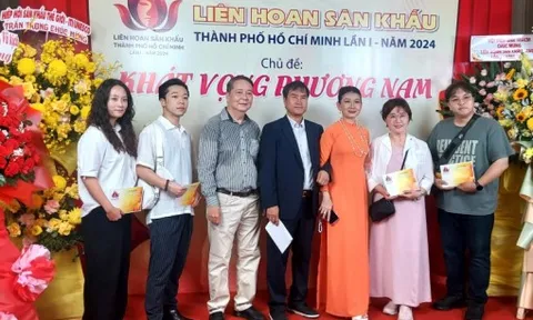 NSND Mỹ Uyên diễn nhạc kịch lịch sử Hàn Quốc
