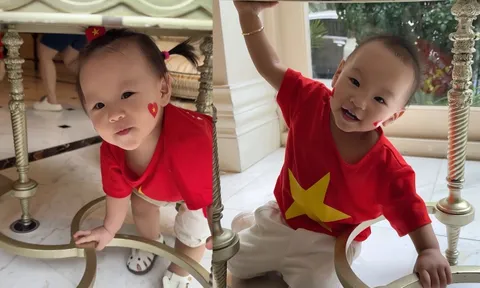 "Khối tí hon yêu nước" nhà Phương Oanh - shark Bình trong sắc đỏ sao vàng: Nghịch ngợm mà đáng yêu vô cùng