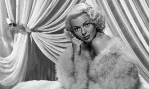 Vụ án chấn động Hollywood: Minh tinh màn bạc bị nghi giết tình nhân và để con gái 14 tuổi gánh tội