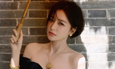 Vòng eo 'mỏng như tờ giấy A4' của Tần Lam