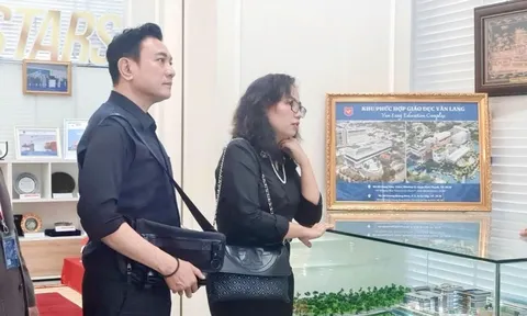Nam diễn viên 18 năm chăm mẹ tai biến, 52 tuổi bỡ ngỡ khi pha sữa cho con, 56 tuổi lên chức Chủ tịch