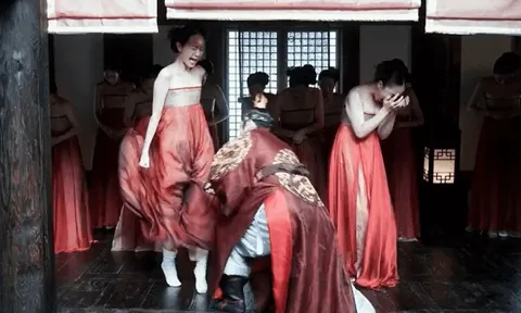 Cả đời chưa thấy phim 18+ Hàn Quốc nào nóng cỡ này: Nữ chính mặt đẹp dáng đỉnh, xem là ngộp thở!