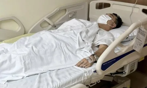 Ưng Hoàng Phúc nhập viện