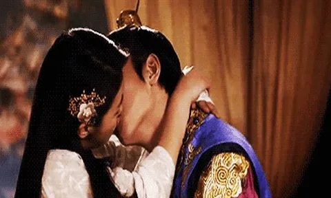 Hàn Quốc có duy nhất 1 hoàng hậu nhan sắc trên đỉnh chúng sinh, chỉ liếc mắt cũng khiến cả thiên hạ quỳ phục