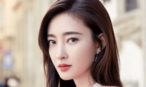 Nữ diễn viên nổi tiếng bị hàng chục người kéo đến phim trường đòi tiền
