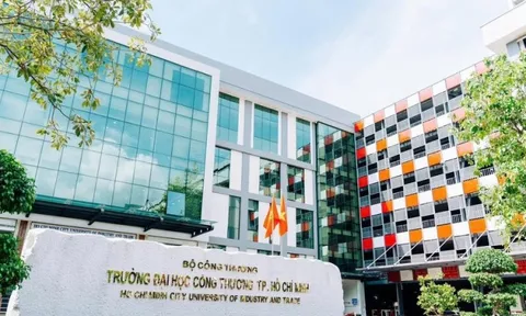 Sinh viên phản ứng giờ vào học từ 6h30, trường lên tiếng 0
