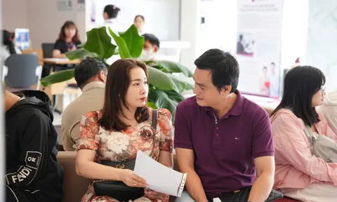 Nam diễn viên từng được Việt Hương yêu thầm, tình duyên lận đận, 2 lần cưới hụt, 50 tuổi chuẩn bị làm bố