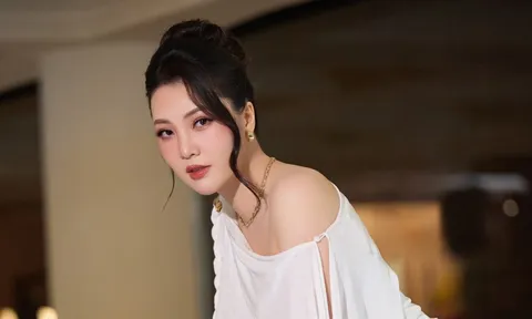 Á hậu Thụy Vân sinh con thứ hai sau 12 năm