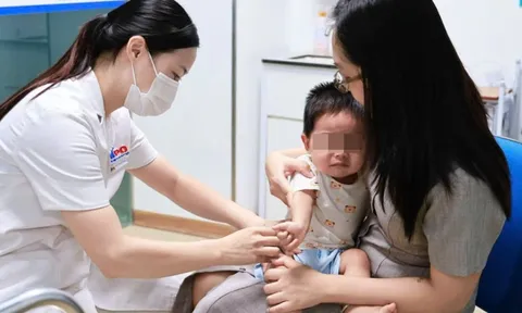 Trẻ nhập viện vì cúm mùa tăng, nhiều ca biến chứng nặng 0