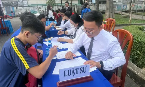 Sôi nổi Ngày hội Pháp luật Việt Nam 2025 ở phường Thông Tây Hội