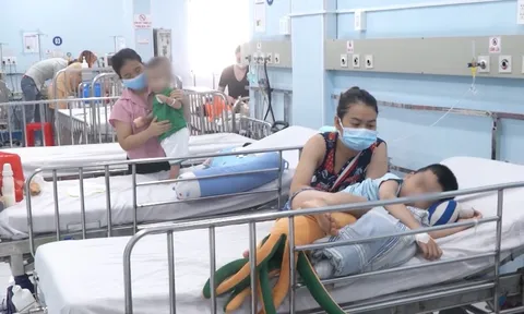 Cảnh báo nguy cơ 'dịch chồng dịch' ở TP.HCM 0