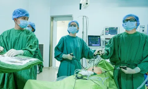 Người phụ nữ có khối u khổng lồ, tưởng như đang mang thai tháng thứ 6