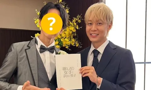 Bức hình chụp cùng trai đẹp khiến "nam thần bê bối" bị cả MXH cợt nhả