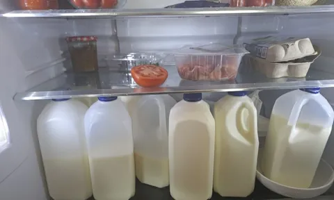 Đi khám xương, chàng trai bất ngờ phát hiện ung thư gan vì uống sữa sai cách