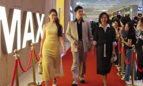 Dàn sao Việt đổ bộ thảm đỏ Gala điện ảnh Hồng Kông