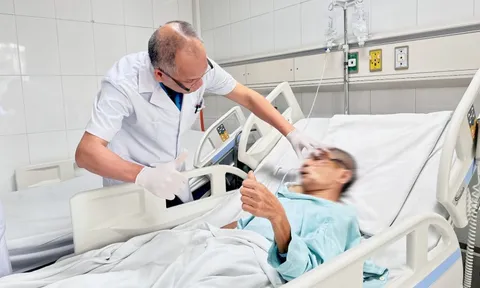 Kỳ tích y khoa: Ca mổ trong đêm “vá lại” gương mặt bị chấn thương nặng của người đàn ông Hà Nội