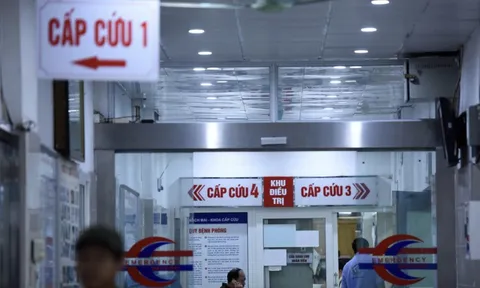 Nhiều công nhân ở TP.HCM nhập viện sau bữa trưa căng tin 0