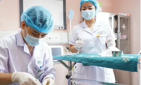 Bé trai 12 tuổi bỏng nặng khi đốt cồn làm thí nghiệm tại nhà 0