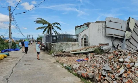 Sớm khắc phục hậu quả bão, lũ miền Trung, huy động nguồn lực để người dân có nhà mới đón Tết