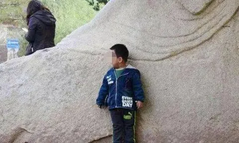 “Mẹ thua rồi, con ra đi" - Bà mẹ chơi trốn tìm cùng con trai, ai ngờ đứa trẻ không bao giờ trở lại nữa!