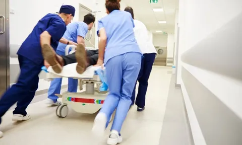 Chàng trai 26 tuổi bất ngờ phát hiện bị đột quỵ: Bác sĩ cảnh báo 2 sai lầm nhiều người mắc