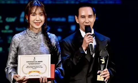 Lý Hải nhận giải thưởng đạo diễn xuất sắc