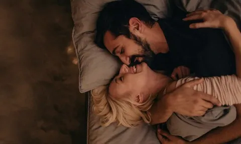 Đàn ông khỏe "chuyện ấy" thường có đặc điểm này khi thức dậy