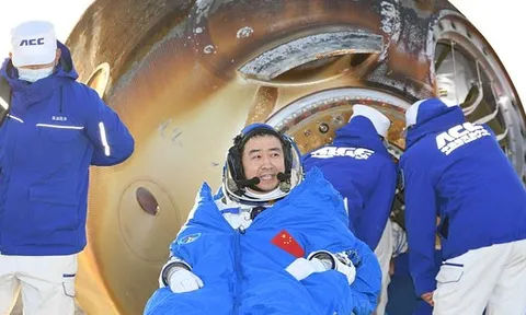 Trở về Trái đất sau 204 ngày ở ngoài vũ trụ rồi mắc kẹt vì 1 mảnh rác, phi hành gia thốt lên 3 câu đáng suy ngẫm