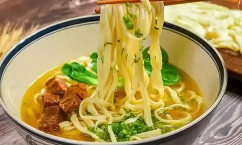 Người ăn mì thường xuyên vào bữa sáng, sau 1 tháng, cơ thể có thể xuất hiện 3 thay đổi