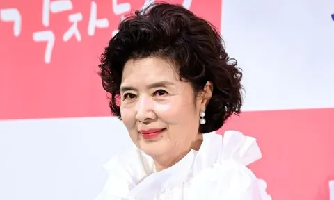 Diễn viên kỳ cựu Hàn Quốc gây chấn động khi kêu gọi dừng can thiệp thẩm mỹ