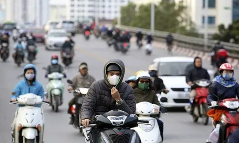 Không khí lạnh mạnh tràn về, miền Bắc có nơi rét đậm, miền Trung tiếp tục mưa lớn