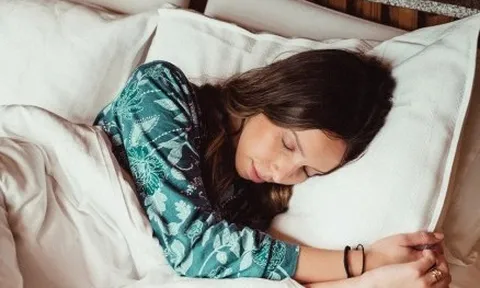 Tối nay bạn sẽ ngủ ngon chưa từng có nếu dùng gối theo cách này của chuyên gia