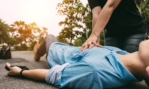 Vắt chanh vào miệng để cứu người ngưng tim, bác sĩ cảnh báo nóng