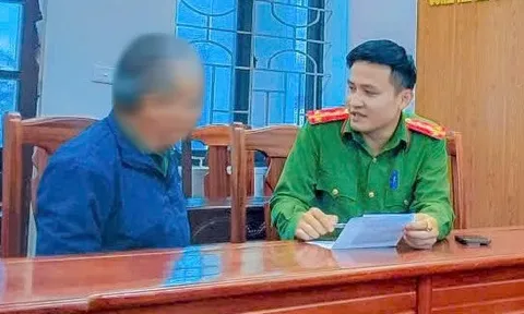 Nghe điện thoại từ số lạ, cụ ông 77 tuổi mang 300 triệu đồng đến ngân hàng chuyển tiền