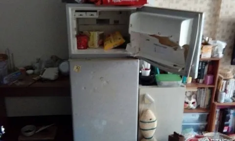 Mở tủ lạnh, bé gái 14 tuổi suýt mất ngón tay cái