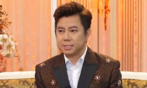 Nam ca sĩ 46 tuổi tiếc nuối vì không có bằng đại học