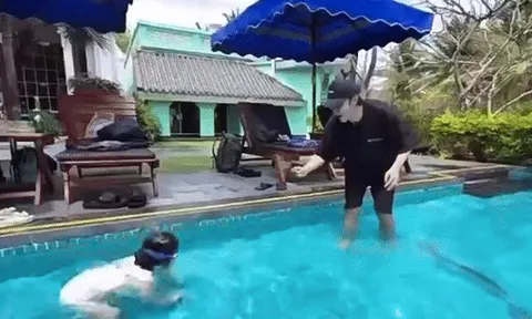 Ca sĩ T. bị cấm diễn đã có 2 con ngoài giá thú với trợ lý nhưng giấu nhẹm mấy năm qua?