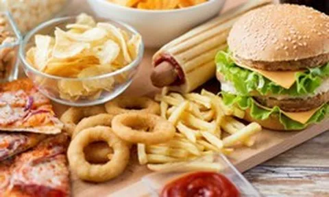 3 nhóm thực phẩm cần tránh xa khi đang giảm cân