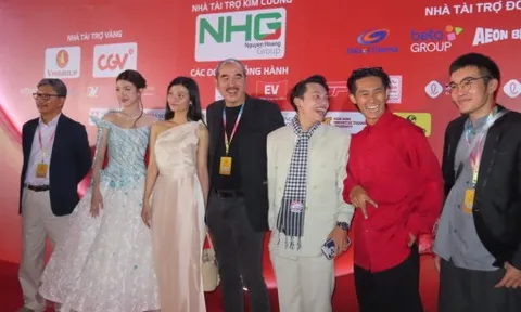 Hơn 1.000 nghệ sĩ và đông đảo khán giả làm "nóng" lễ khai mạc Liên hoan phim Việt Nam 2025